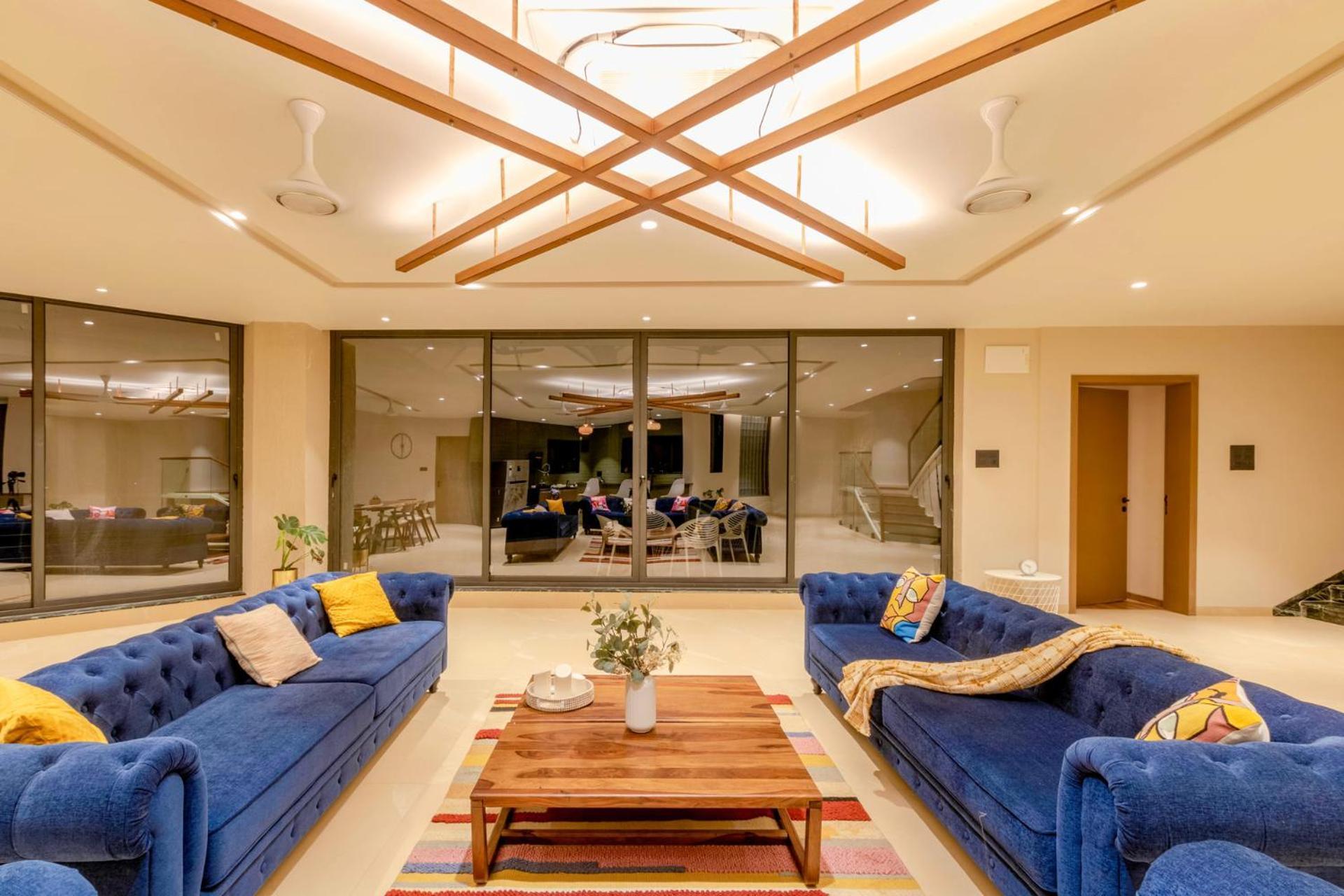 Pearl Lakeview Mansion By Stayvista - Lakeside Villa With Infinity Pool, Jacuzzi, In-House Theatre & Games Room อิกัตปุรี ภายนอก รูปภาพ