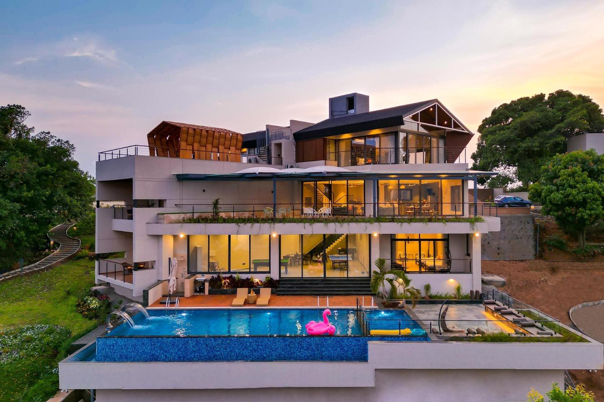 Pearl Lakeview Mansion By Stayvista - Lakeside Villa With Infinity Pool, Jacuzzi, In-House Theatre & Games Room อิกัตปุรี ภายนอก รูปภาพ